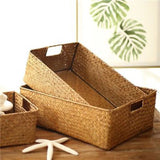Cesta de fibra de mar tejida para decoración