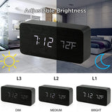 Despertador digital de madera con LED