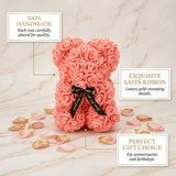 Oso de rosas artificiales — regalo para ocasiones especiales