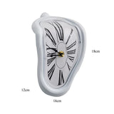Reloj de pared derretido surrealista silencioso