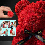 Oso de rosas artificiales — regalo para ocasiones especiales