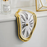 Reloj de pared derretido surrealista silencioso